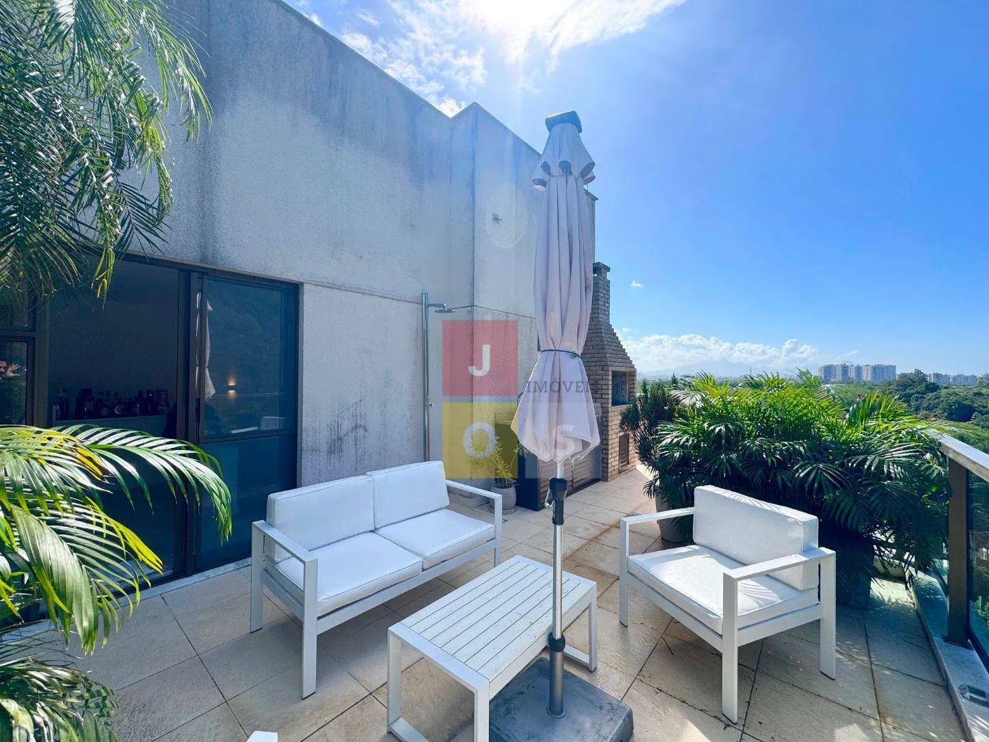 160 m² penthouse with 3 bedrooms and 2 en-suites — photo 8