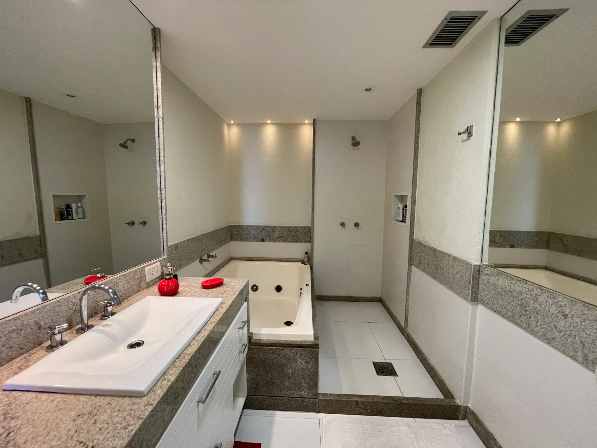 Apartamento de 4 dormitorios con balcón acristalado y 267 m² — photo 27