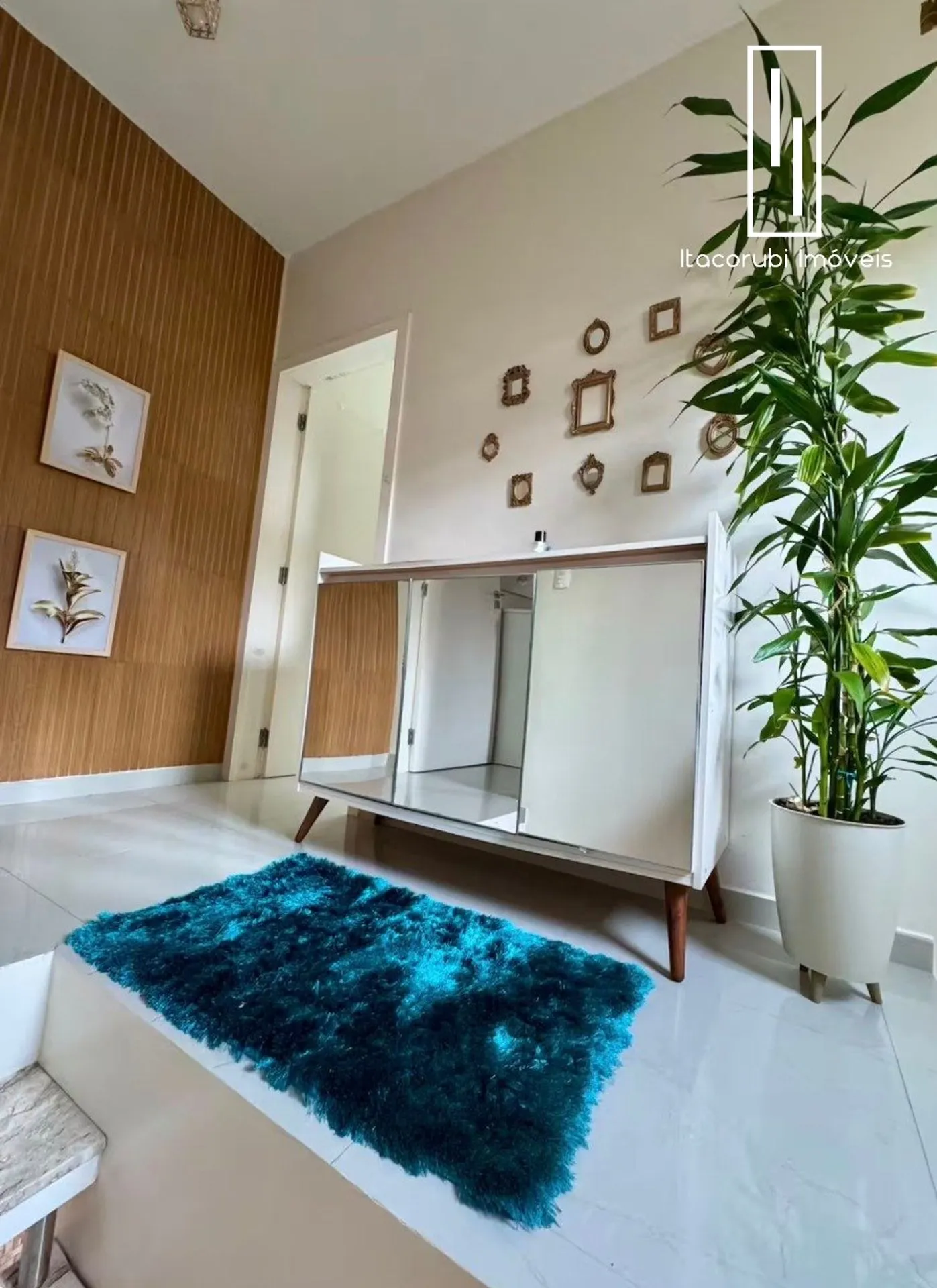 Furnished 2-bedroom house with an en-suite and pool — photo 31