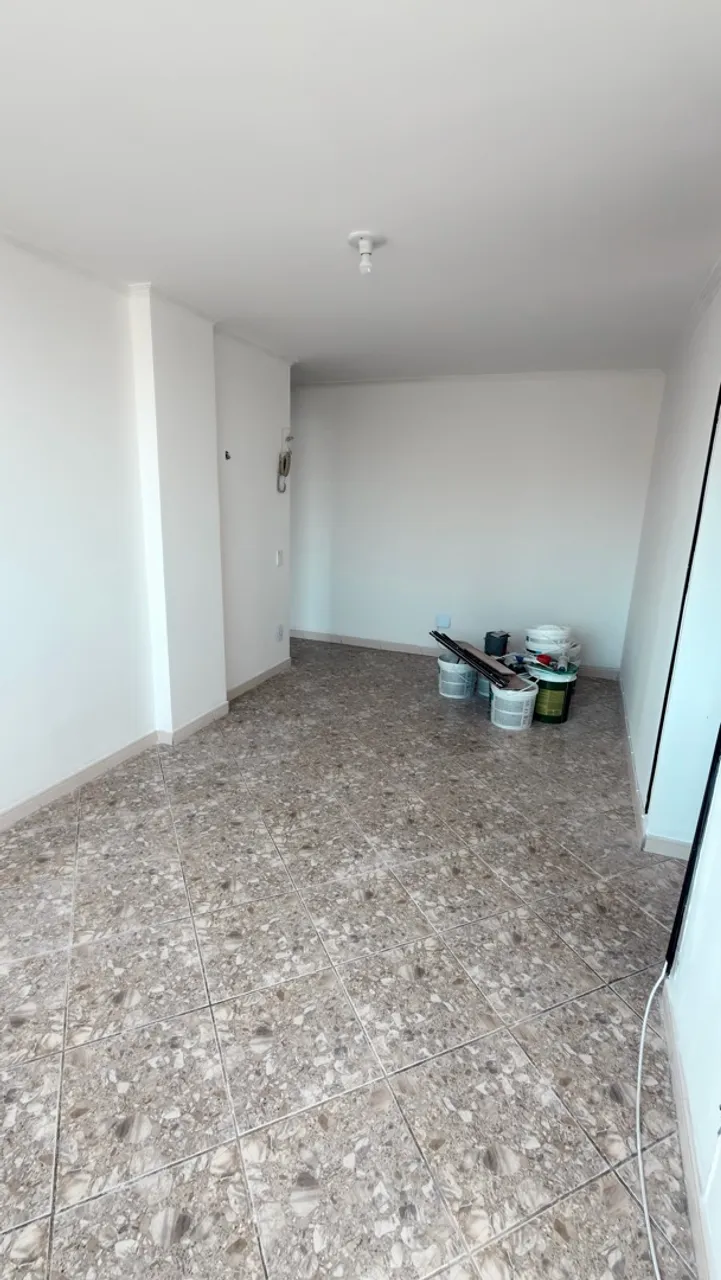 2-bedroom apartment in a building with a gym — photo 7