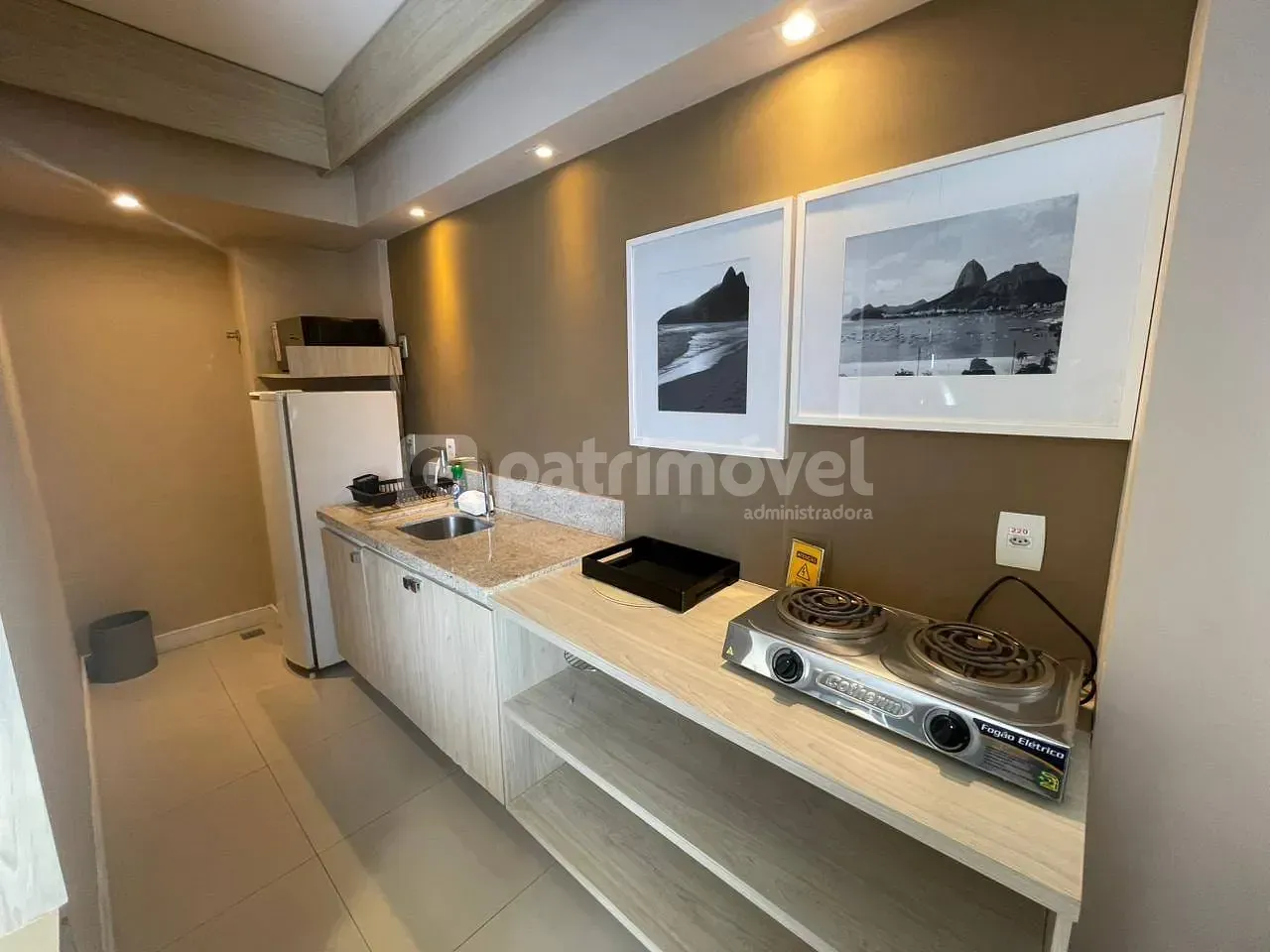 Apartamento mobiliado com 2 suítes e varanda