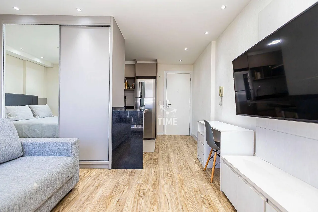 Furnished 1-bedroom apartment with 50 m² and parking — photo 11