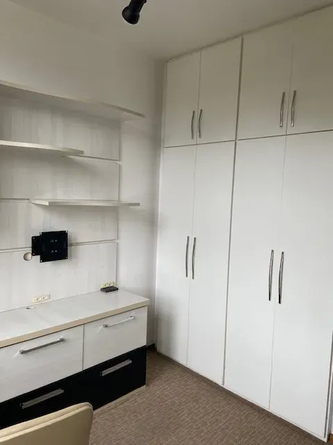 Home office in a 3-bedroom apartment, 120 m² — photo 11