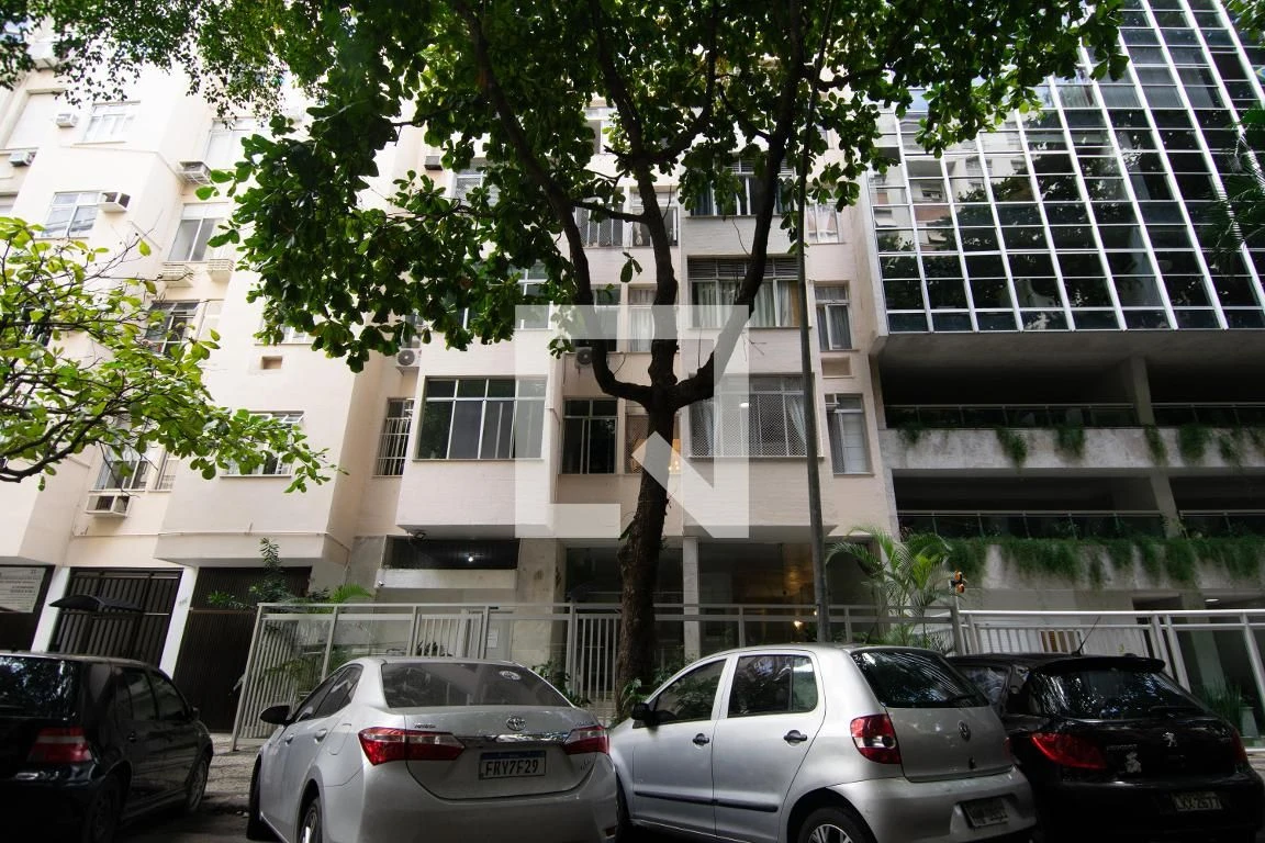 Furnished apartment with 2 bedrooms and 1 bathroom — photo 34