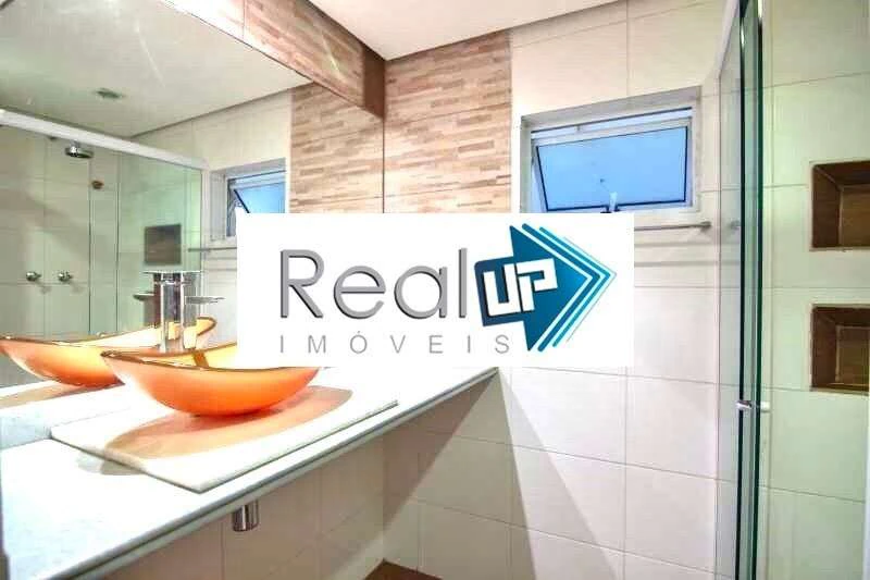 172 m² apartment with 3 bedrooms and a dedicated laundry area — photo 2