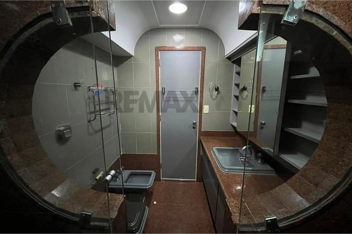 217 m² apartment with 4 bedrooms and balcony BBQ — photo 29