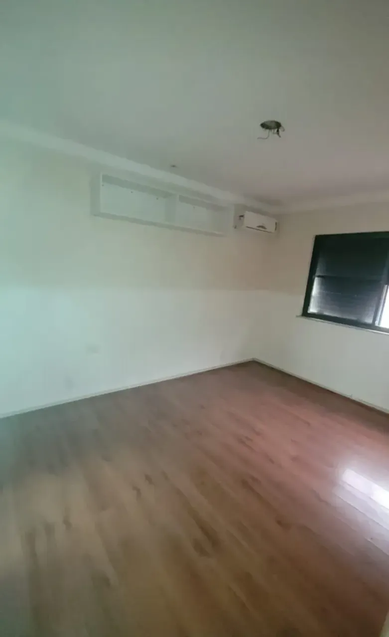 Unfurnished 3-bedroom apartment with 3 bathrooms — photo 10