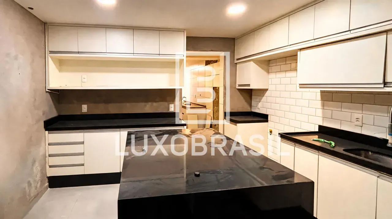 4-bedroom house with an open-plan kitchen and 2 parking — photo 7