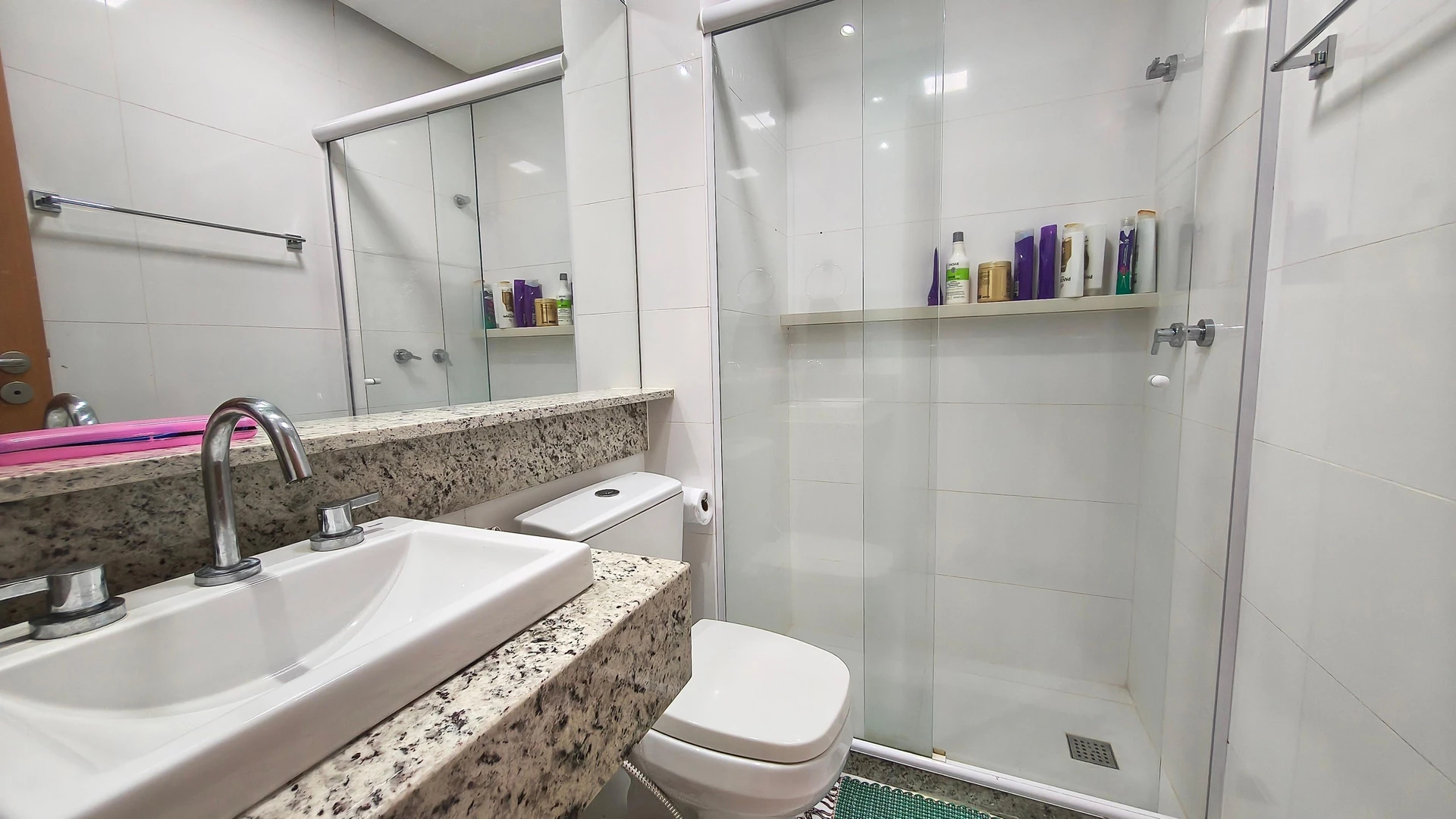Furnished apartment, 160 m², with a glass-enclosed balcony — photo 36