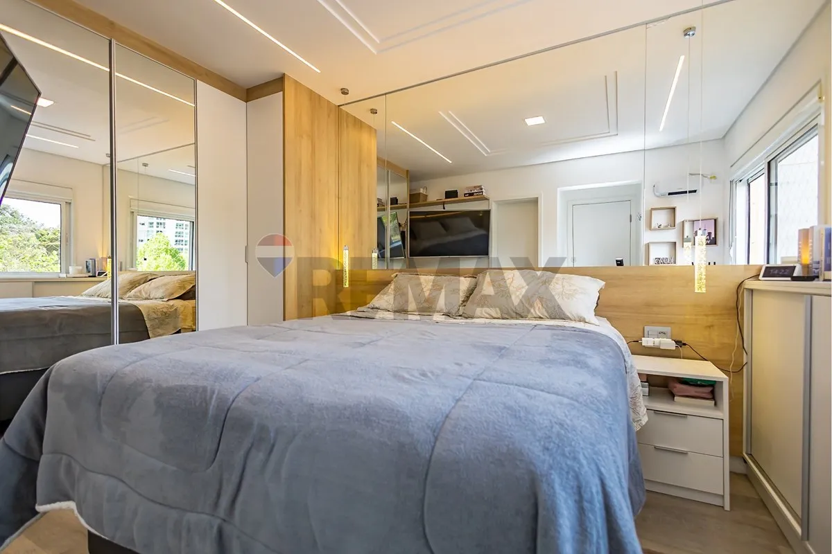 Glass-enclosed balcony in a 2-bedroom apartment, 69 m² — photo 6