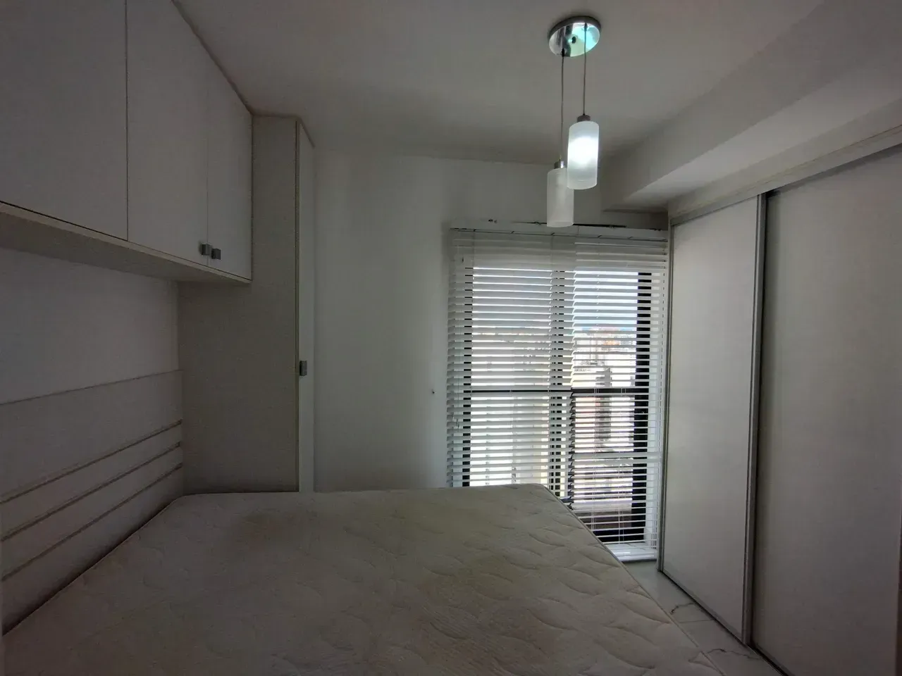 Furnished 1-bedroom apartment with parking in a condo — photo 4