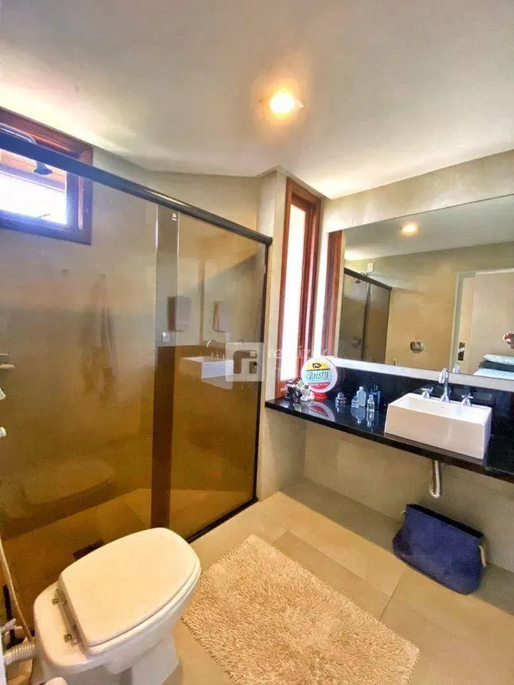 Casa con 4 dormitorios en suite y ventanales del suelo al techo — photo 26