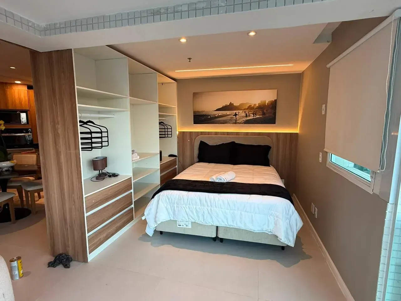 Furnished 1-bedroom apartment with enclosed balcony — photo 3