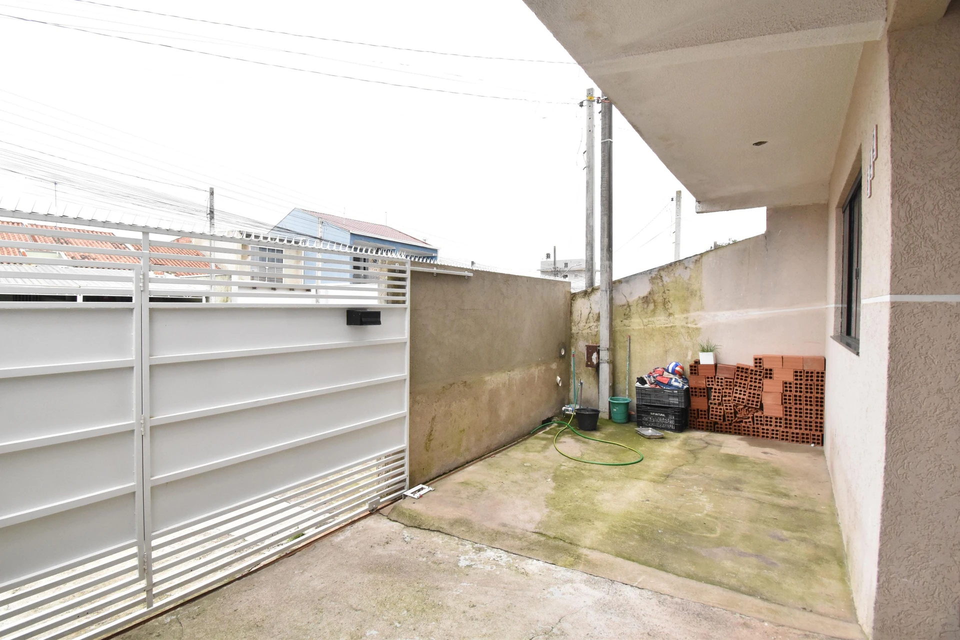 3-bedroom house with 2 bathrooms and open parking — photo 12