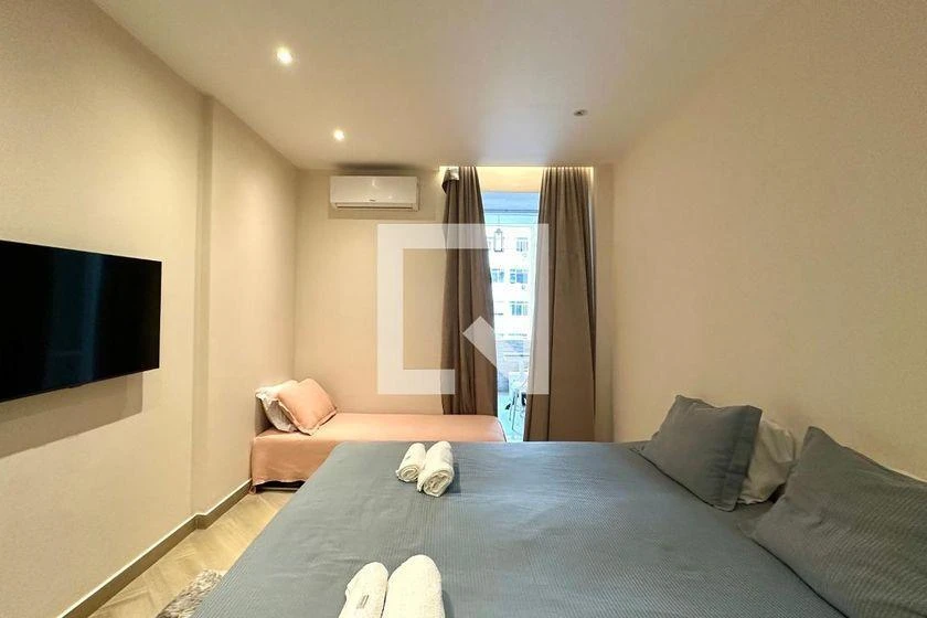 Furnished 220 m² apartment with 4 bedrooms and a suite — photo 48