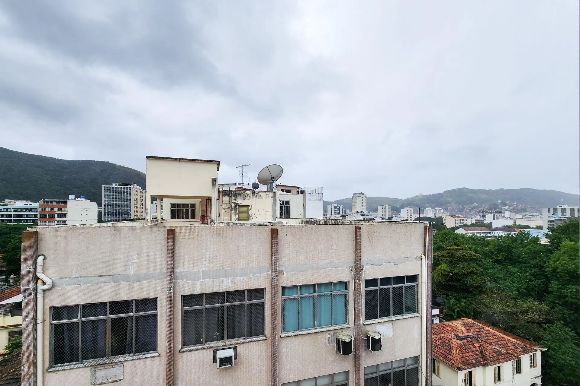 5-bedroom apartment with a mountain view in Rio de Janeiro — photo 6