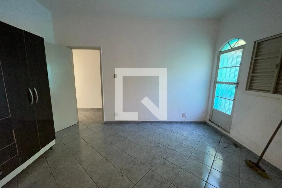 Casa para alugar com 4 quartos, varanda e quintal — photo 41