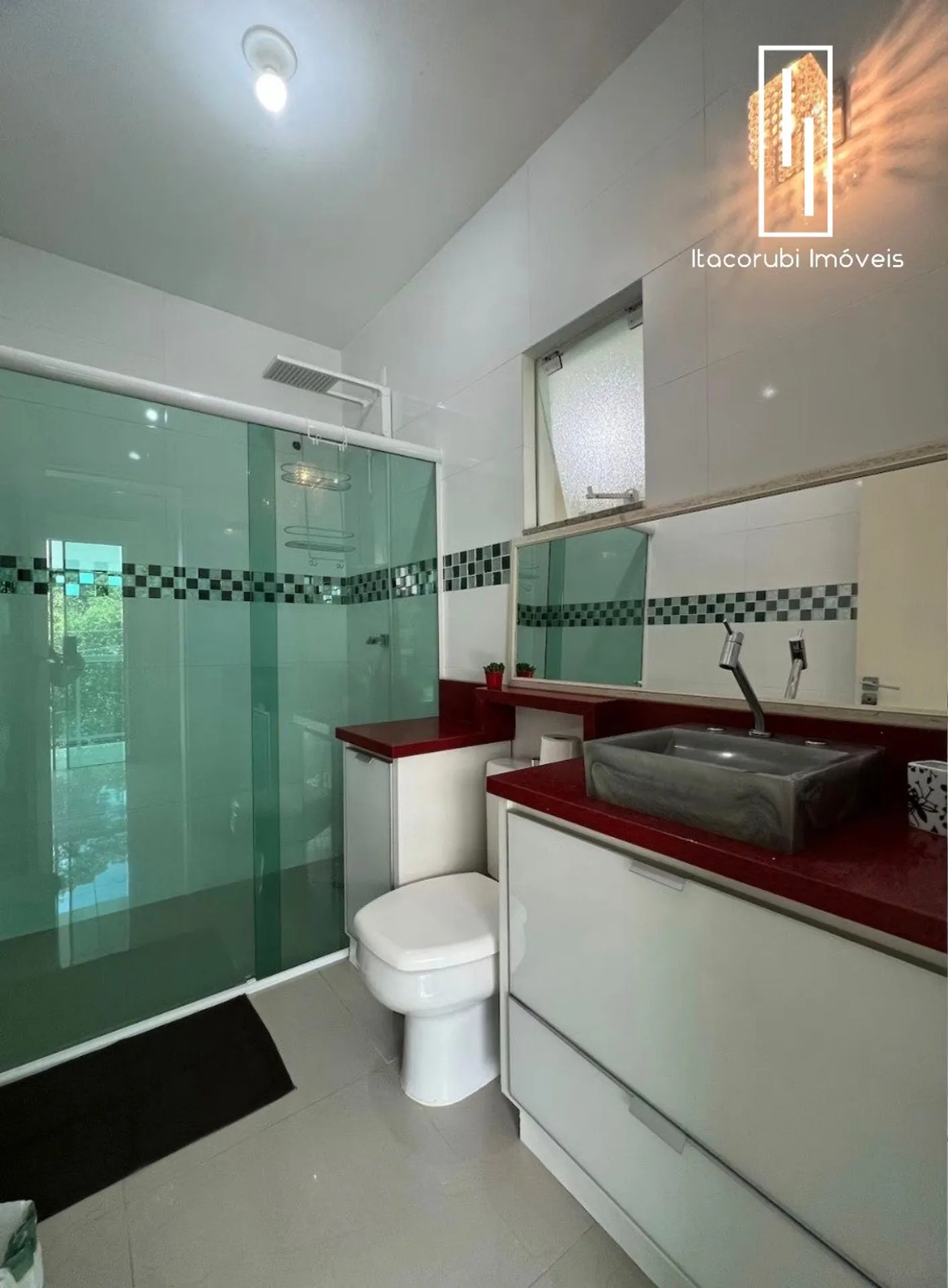 Furnished 2-bedroom house with an en-suite and pool — photo 2
