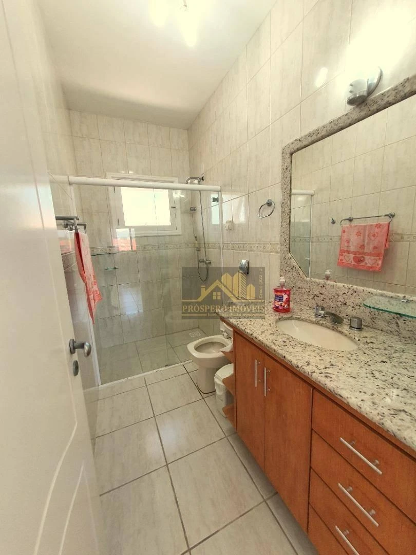 Casa de 5 dormitorios con balcón cerrado con vidrio — photo 39