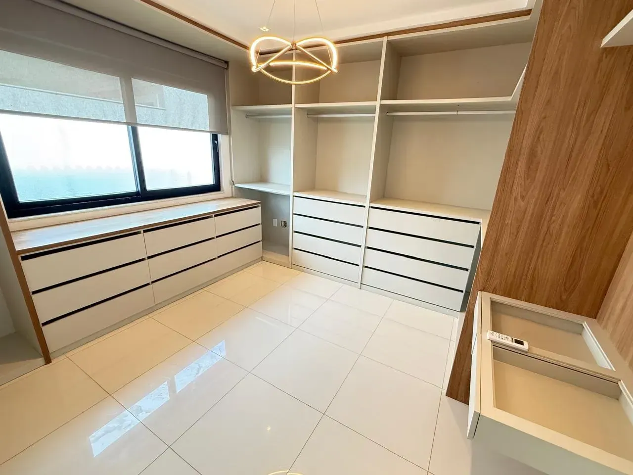 Apartamento mobiliado com 4 quartos e 5 banheiros — photo 18