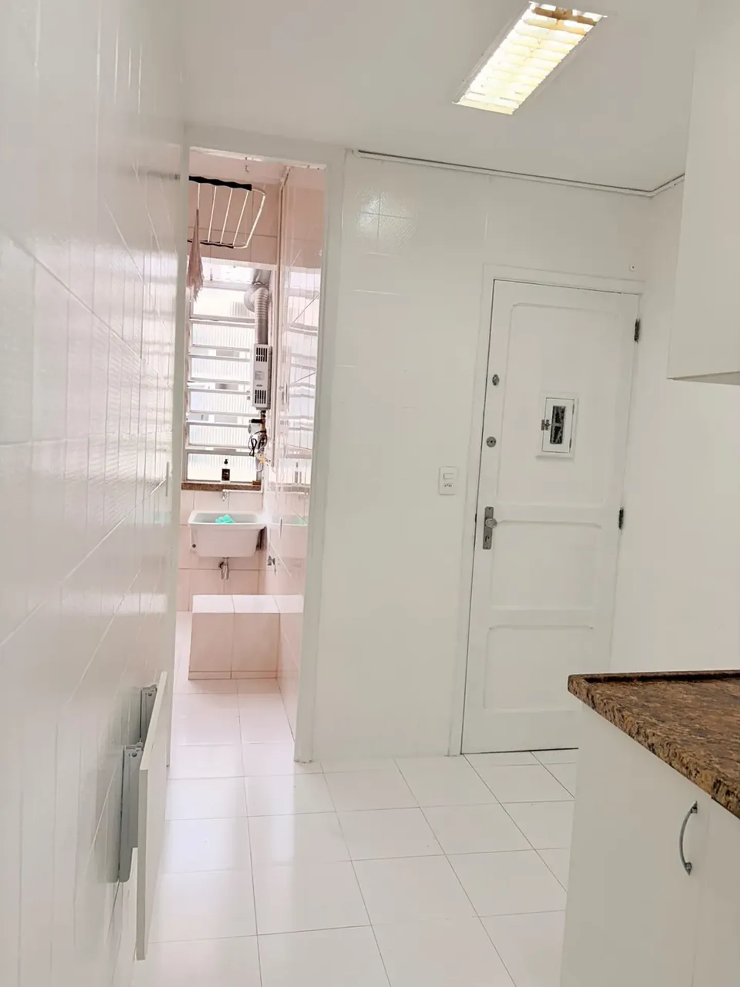 Apartment on the 8th floor with wood or laminate floors — photo 12