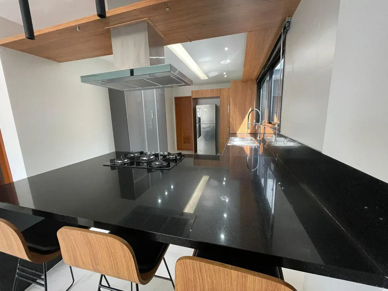 Casa em condomínio para locação com 330 m² e 5 dormitórios — photo 26