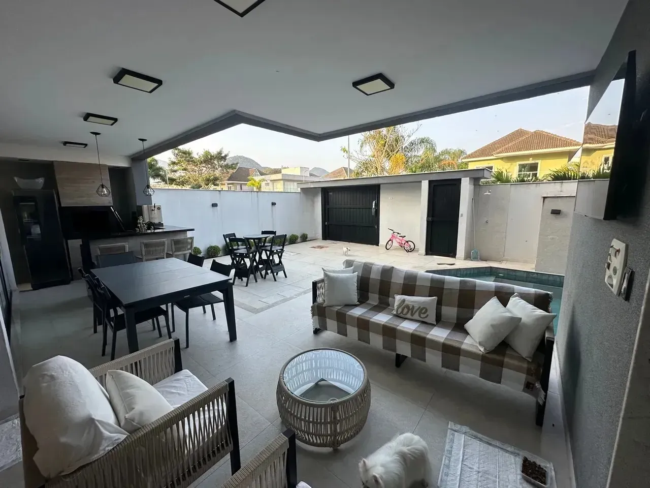 Casa mobiliada com 5 quartos e 5 banheiros, 488 m² — photo 2