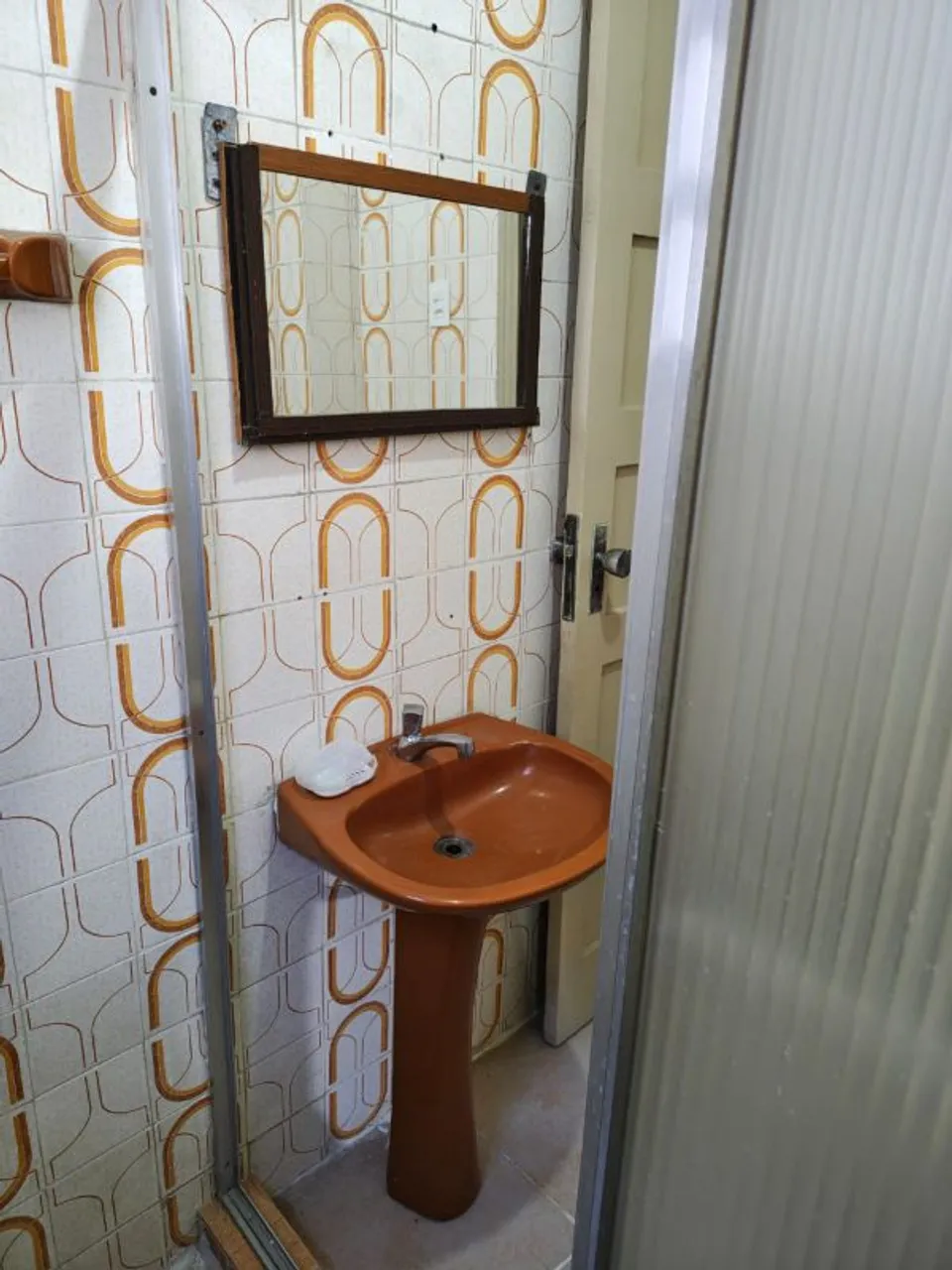 2-bedroom apartment with 1 bathroom and no parking — photo 4
