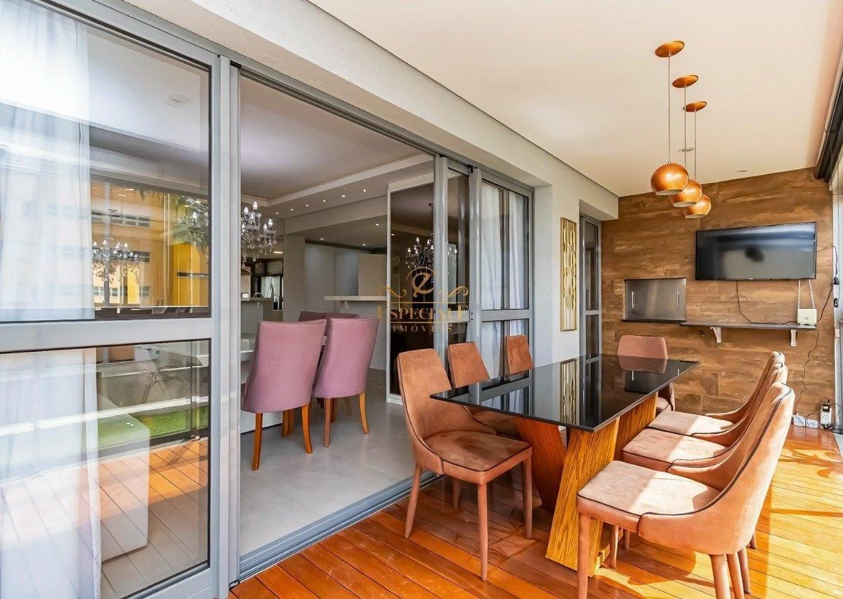 Apartamento amueblado con 3 suites y balcón de 167 m²