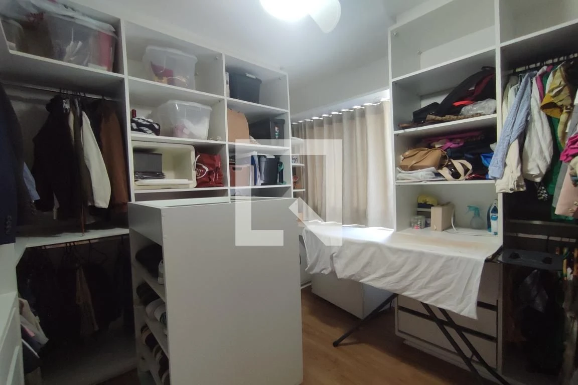 Apartamento de 89 m² com janelas do piso ao teto e closet — photo 82