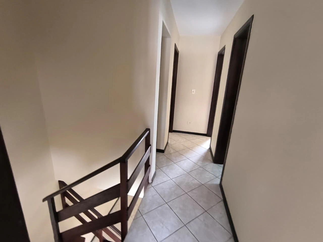 3-bedroom house with a walk-in closet in Curitiba — photo 22