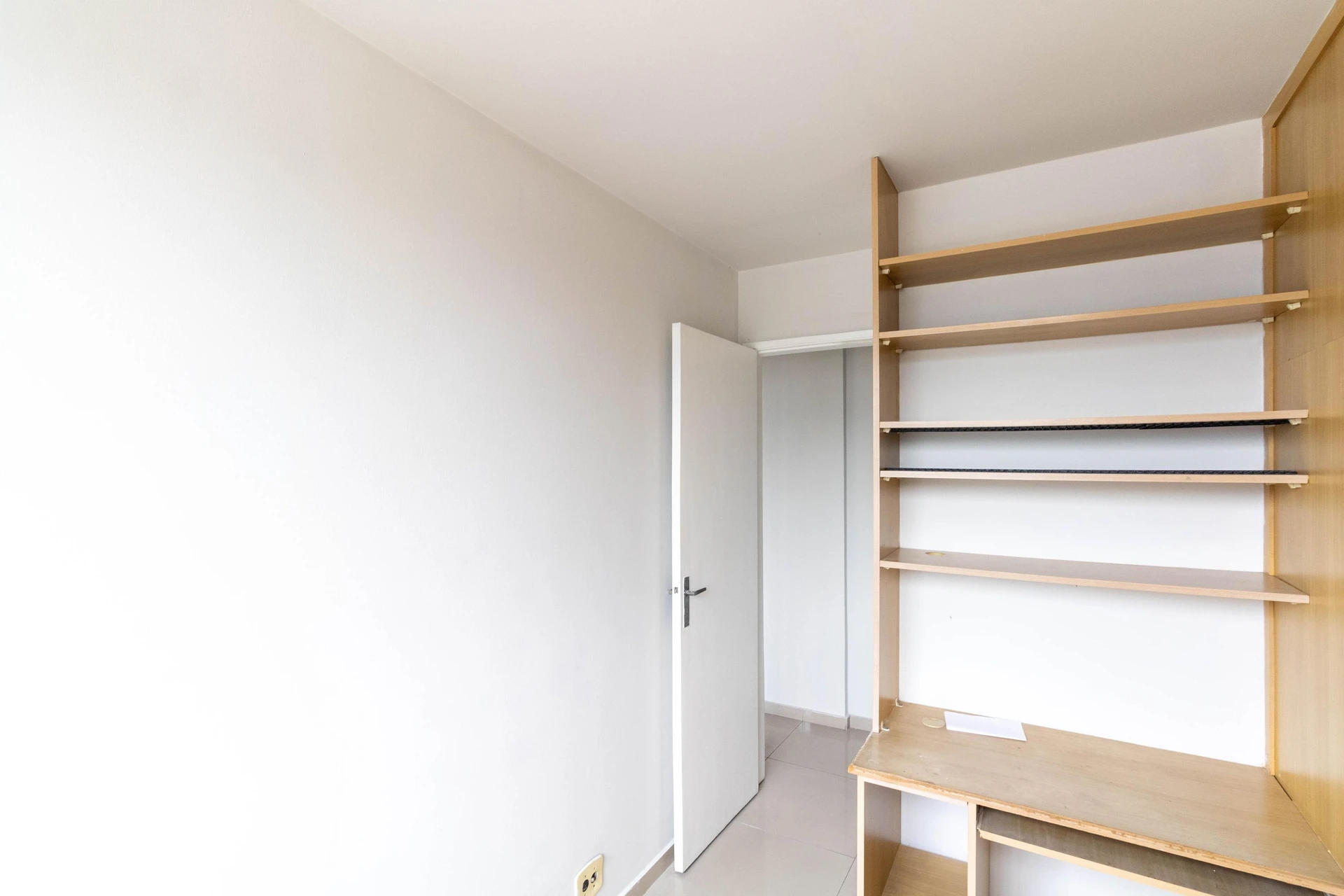 2-bedroom apartment with a home office — photo 10