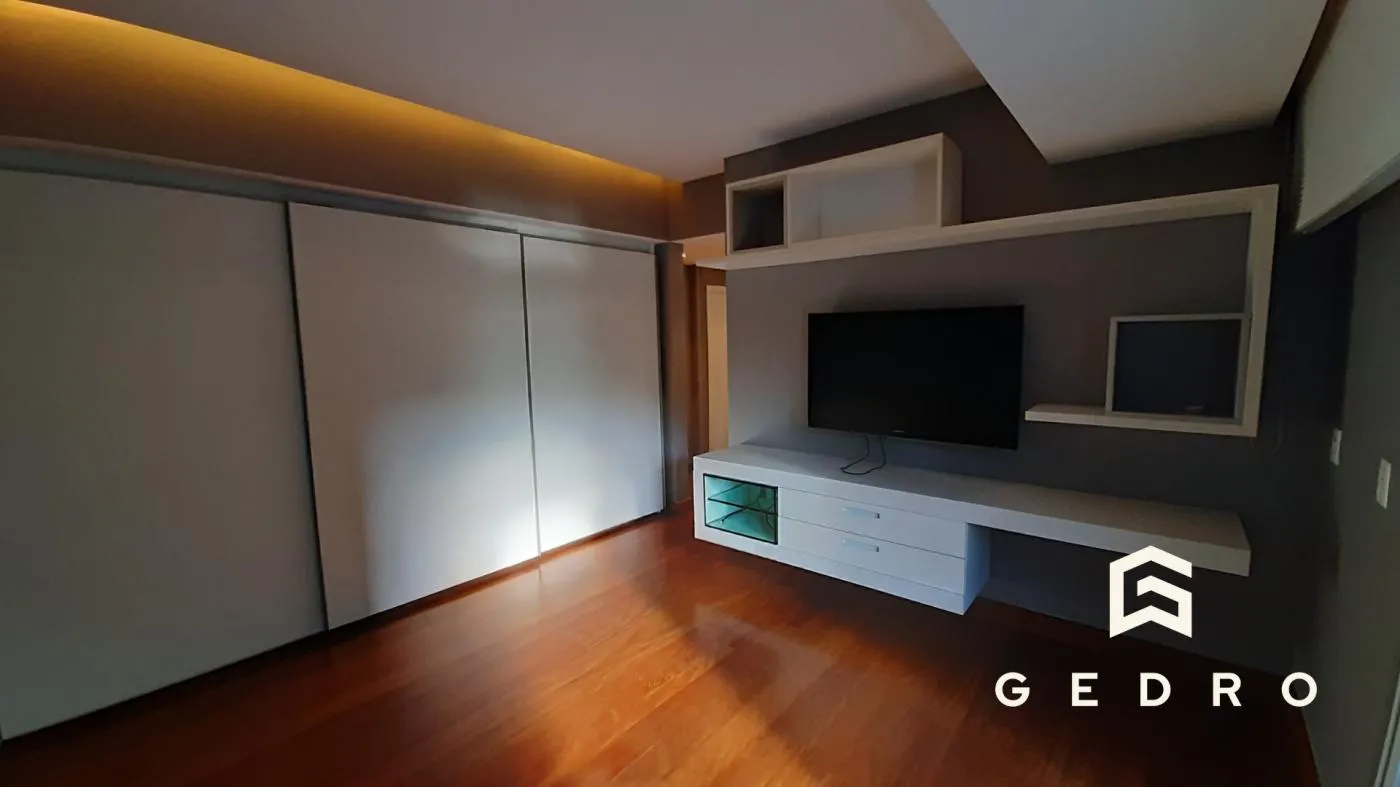 Furnished apartment, 320 m², with a water view — photo 6