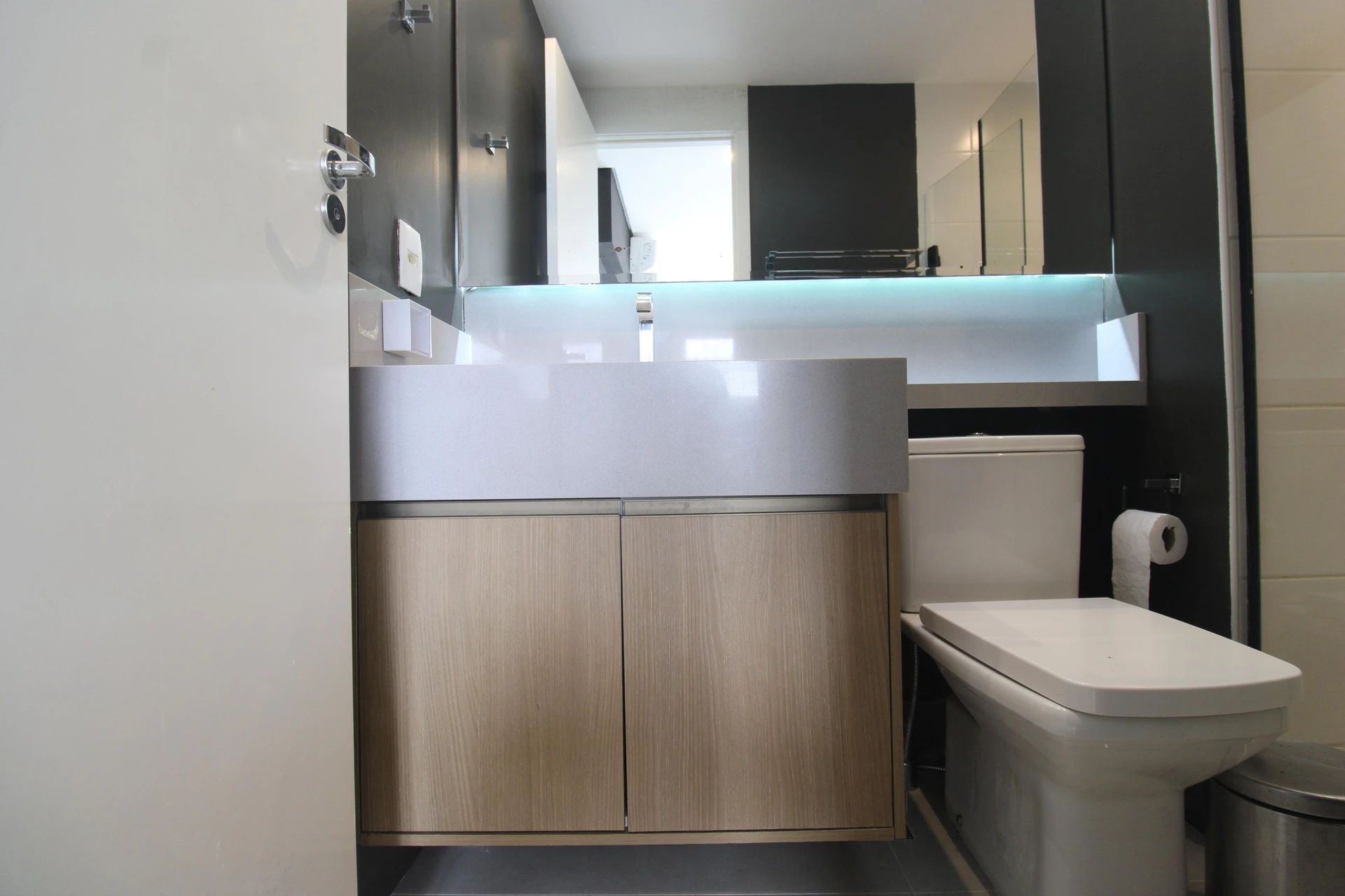 2-bedroom apartment in a building with a sauna — photo 40