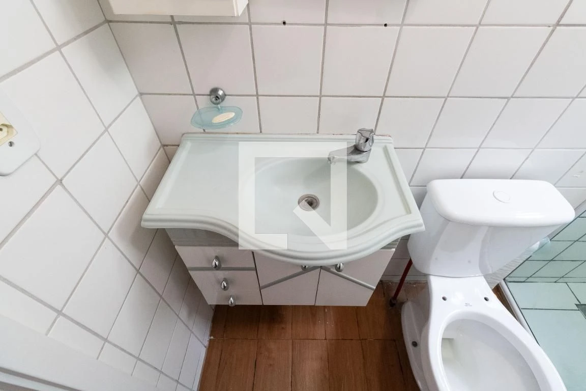 Apartamento com 2 quartos, 1 banheiro e varanda — photo 60