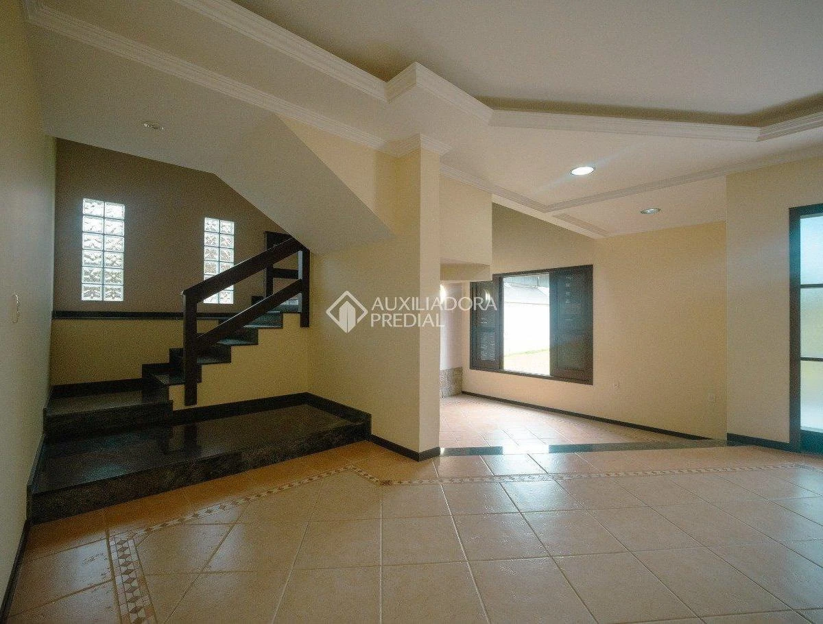 1723 m² house with a bathtub and a grill on the balcony — photo 24