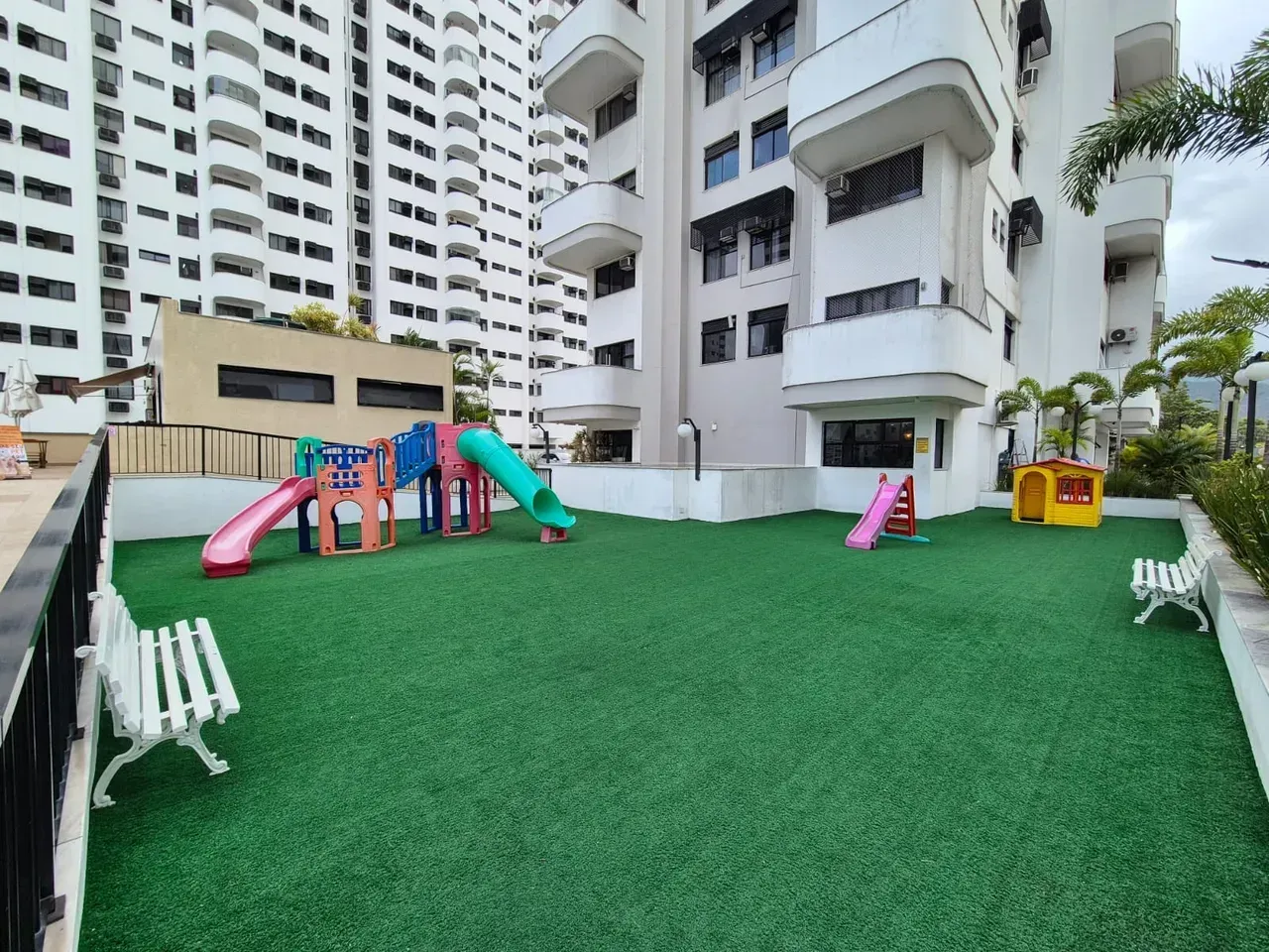 Вид на воду и 2 спальни: квартира 75 м² — photo 29