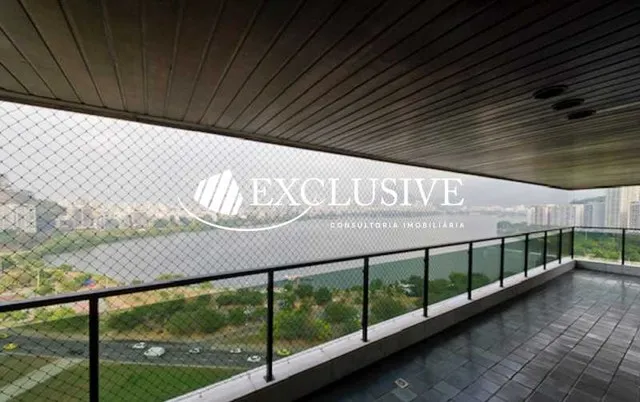 Residential apartment with 4 bedrooms and enclosed balcony — photo 13