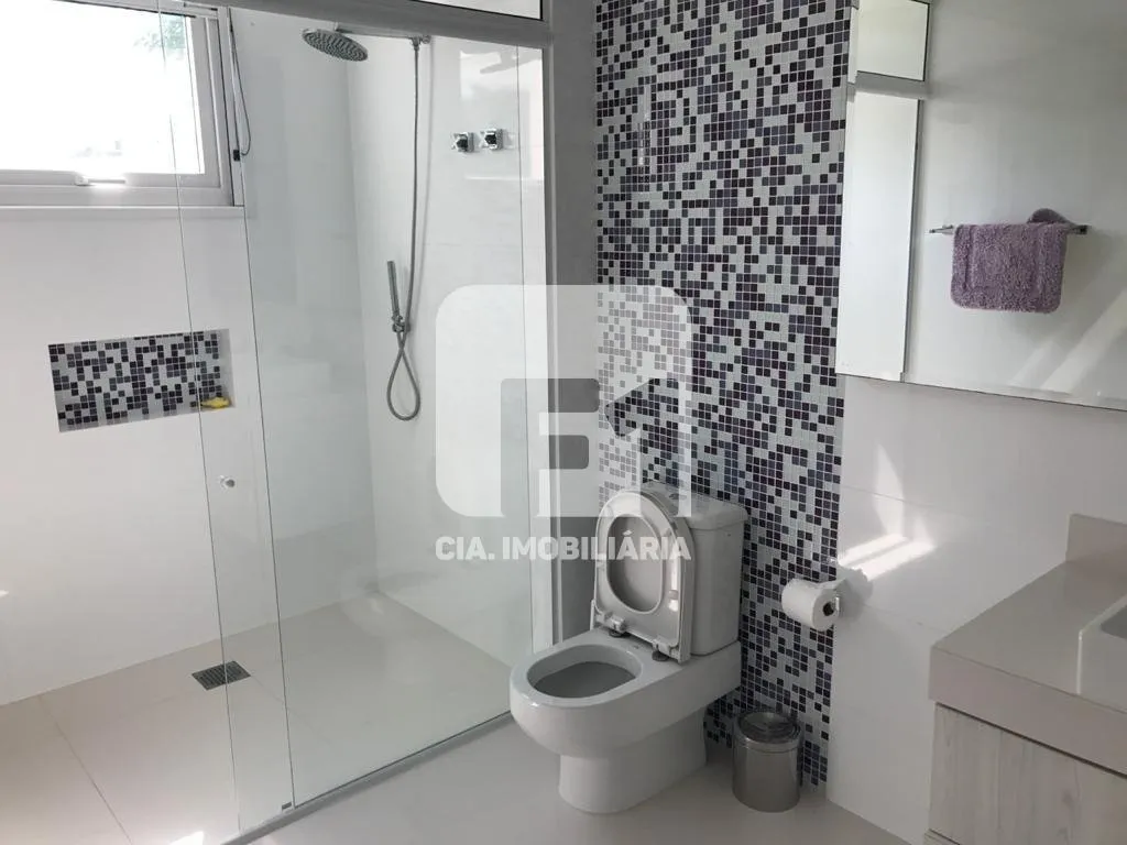 Furnished 9-suite house with open-plan kitchen — photo 44