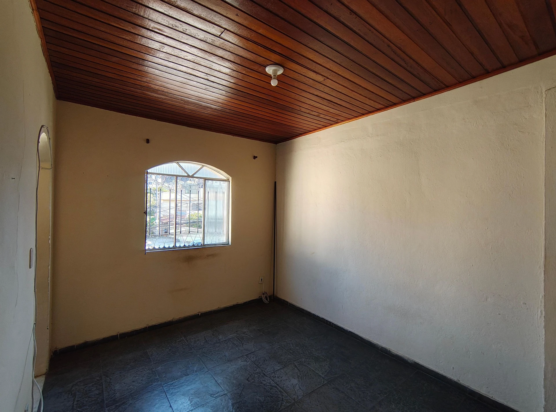Rental house with 1 bedroom, 1 bathroom, no parking — photo 6
