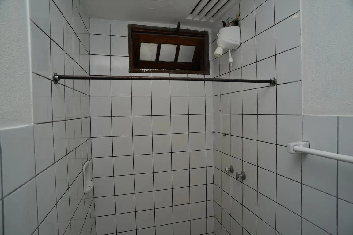 One-bedroom apartment in a building with a pool — photo 4