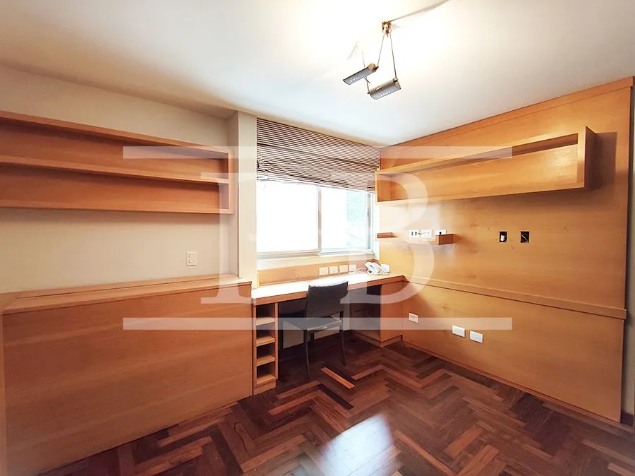 Penthouse with 4 bedrooms and 4 baths, 539 m² — photo 36