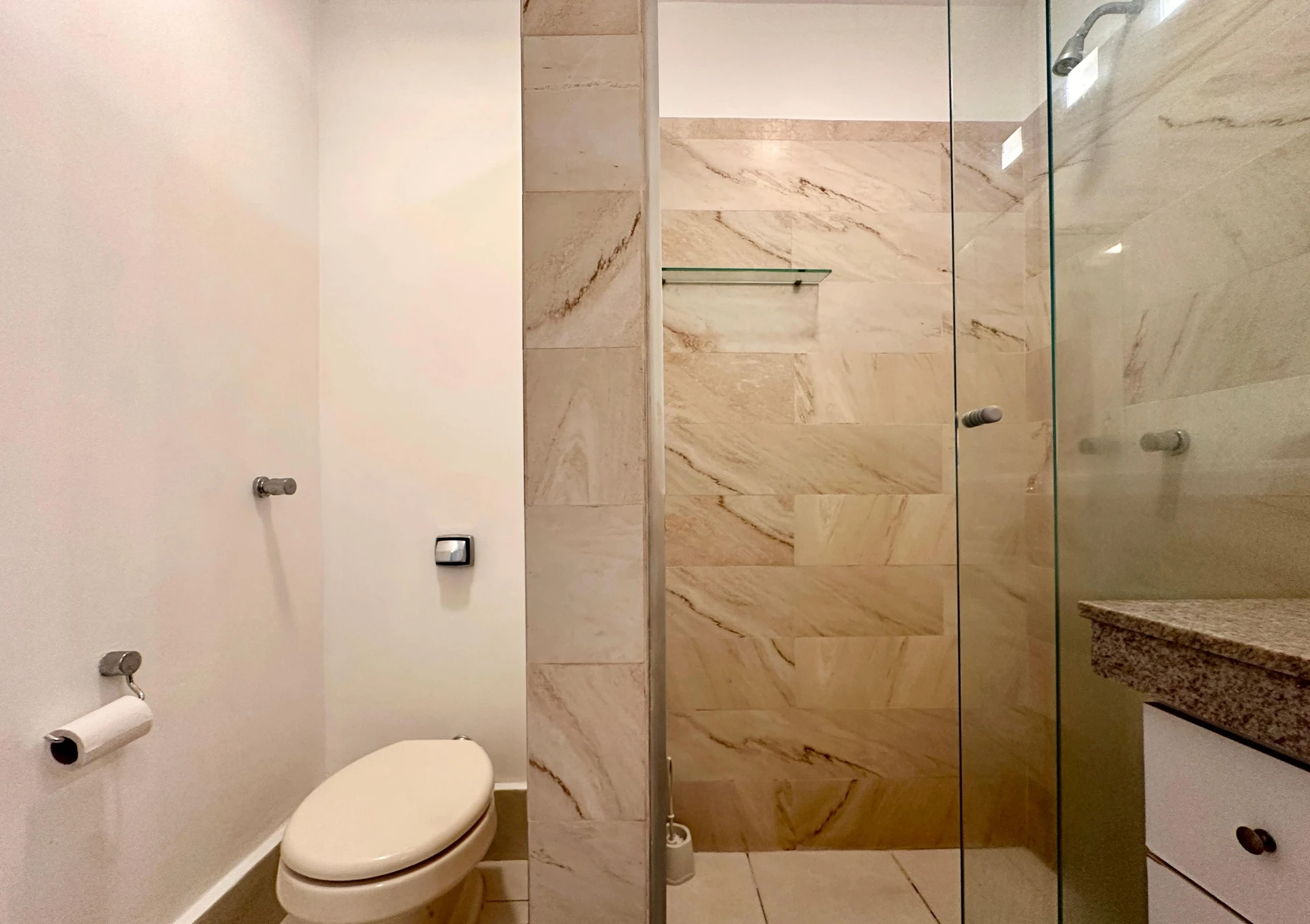 Rental apartment with 3 bedrooms and 1 en-suite — photo 36