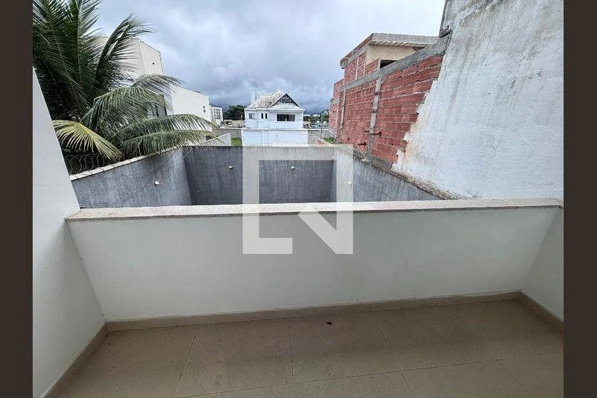 House with 4 en-suite bedrooms, 329 m² and 3 parking — photo 40