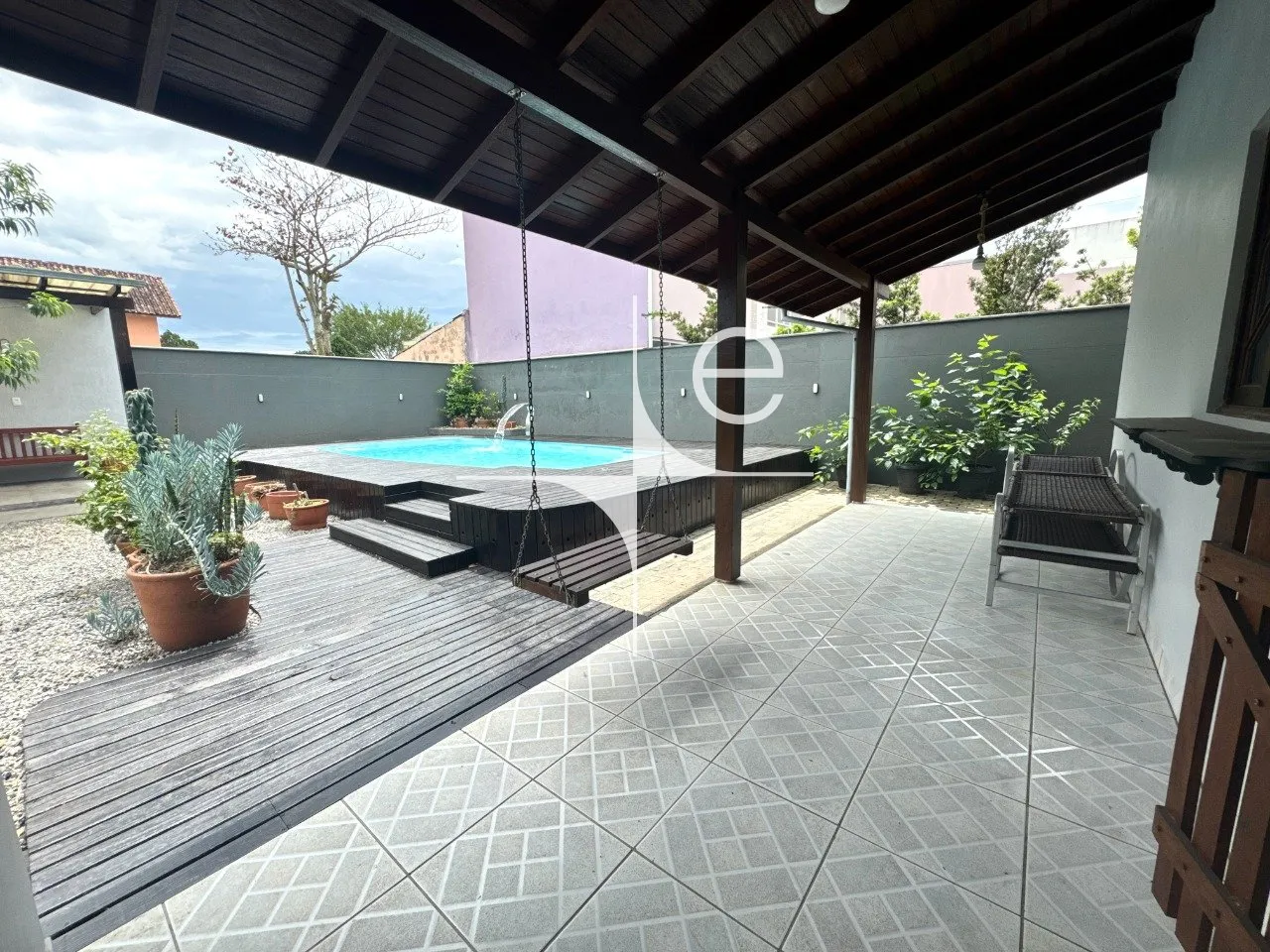 3-bedroom house with a grill on the balcony — photo 38