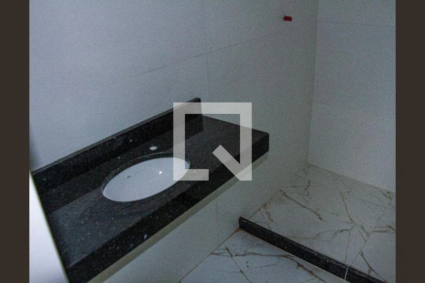 Rental house with 4 bedrooms and 250 m² open-plan kitchen — photo 30
