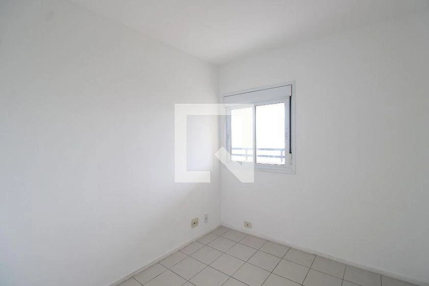 Balcony with a grill in a 3-bedroom apartment, 74 m² — photo 14