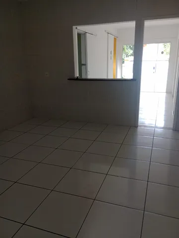 Unfurnished house with 3 bedrooms and an open kitchen — photo 2