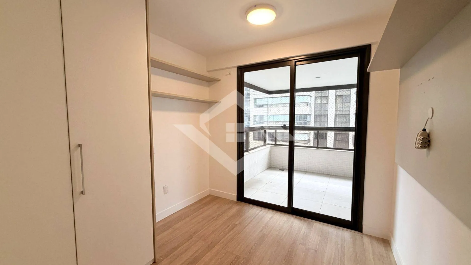 3-bedroom apartment in a building with a sauna — photo 15