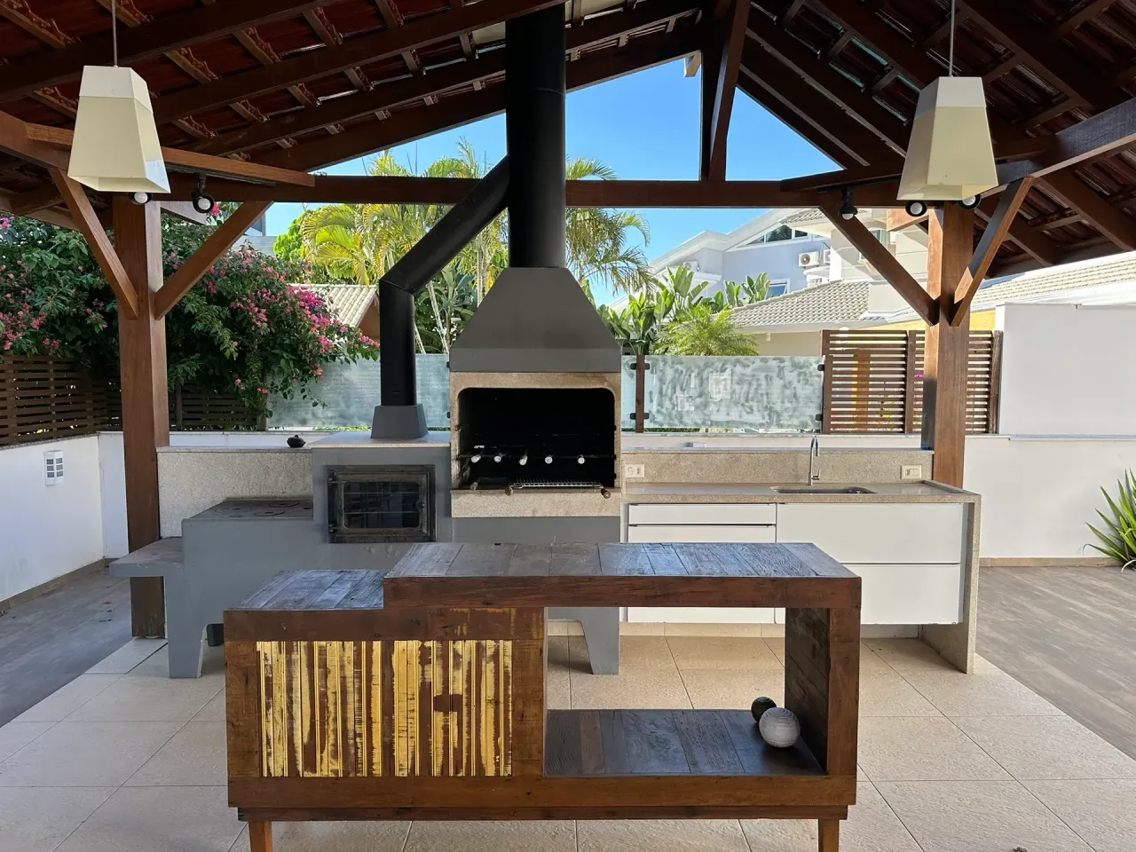 House with 5 bedrooms and a grill on the balcony — photo 13